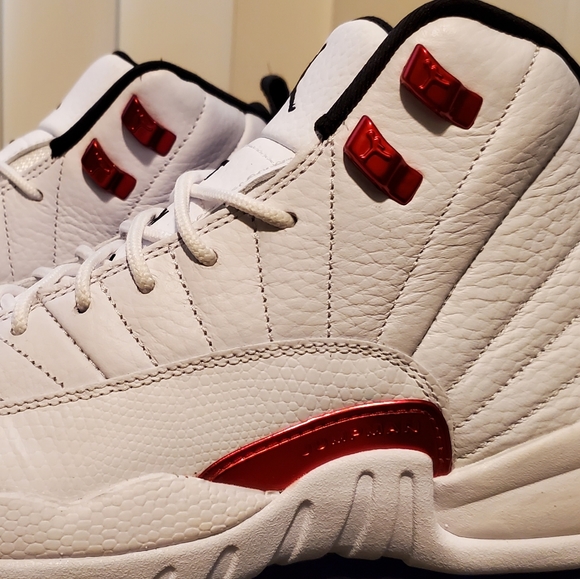 Air Jordan 12 “Twist” Color: White/University Red-BlackStyle Size: 5Y = 6.5 WMNS - Picture 9 of 15